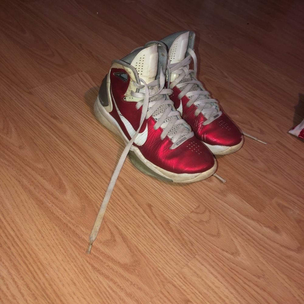 Nike play shoes